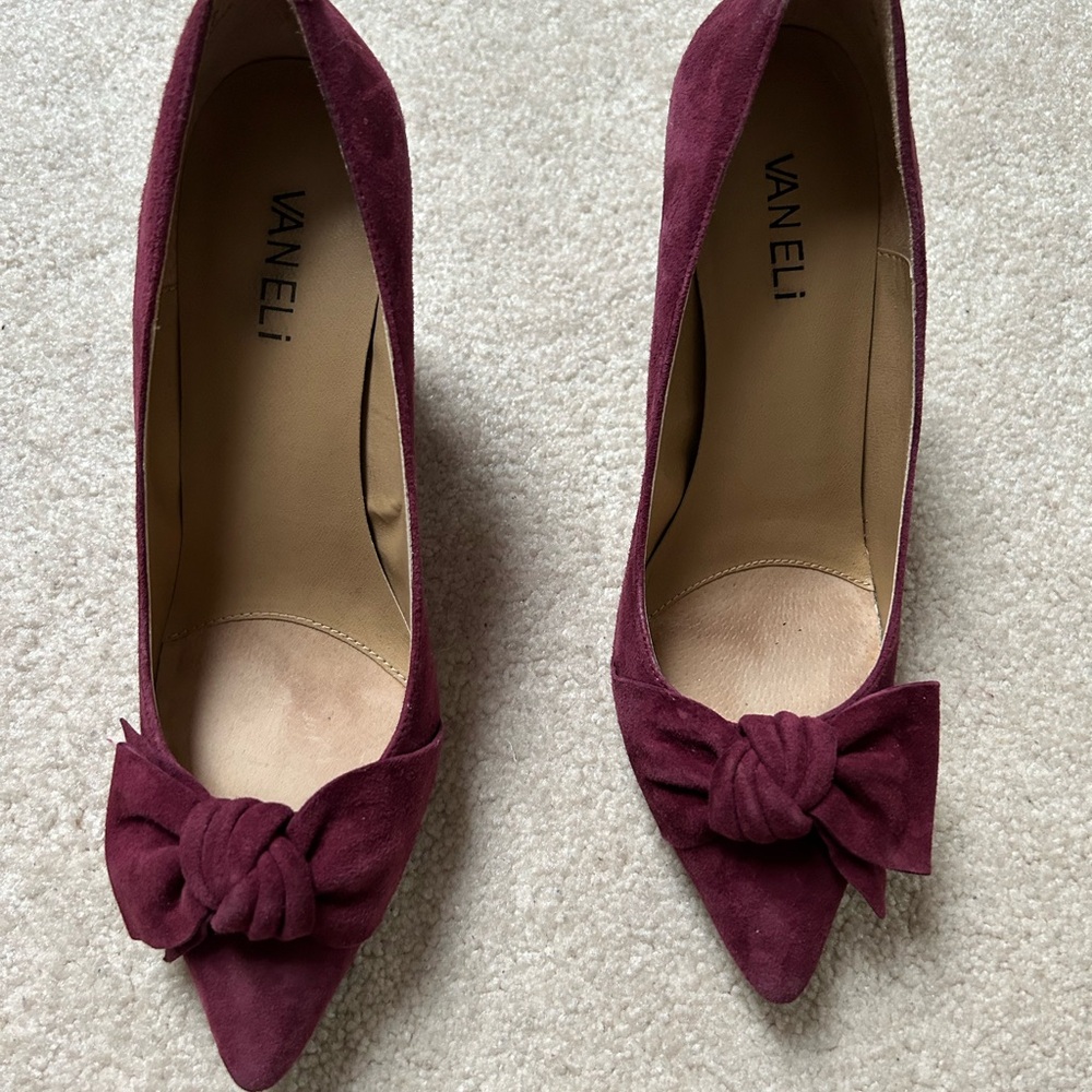 Vaneli Amaranto Suede Heels with Bow